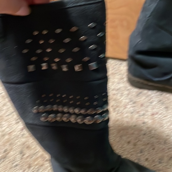 Bearpaw navy blue boots. - Picture 2 of 7